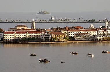 Casco Viejo, das historische Viertel von Panama-Stadt, mit pompösen Verwaltungsgebäuden