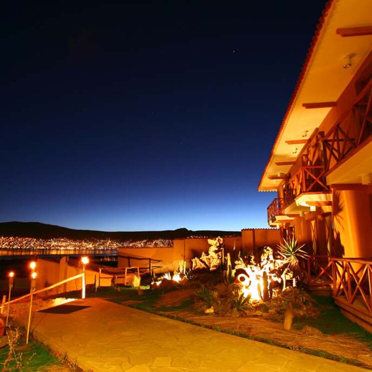 Hell erleuchtetes Hotel Casa Andina Puno