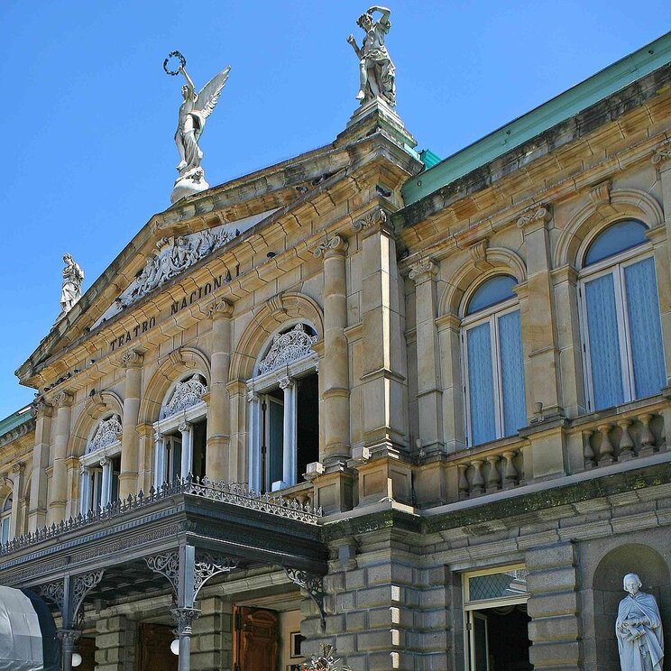 Eingang zum Nationaltheater in San Jose