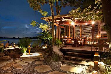 Restaurant bei Nacht im Hotel Jicaro Island Ecolodge, Isletas de Granada im Nicaraguasee