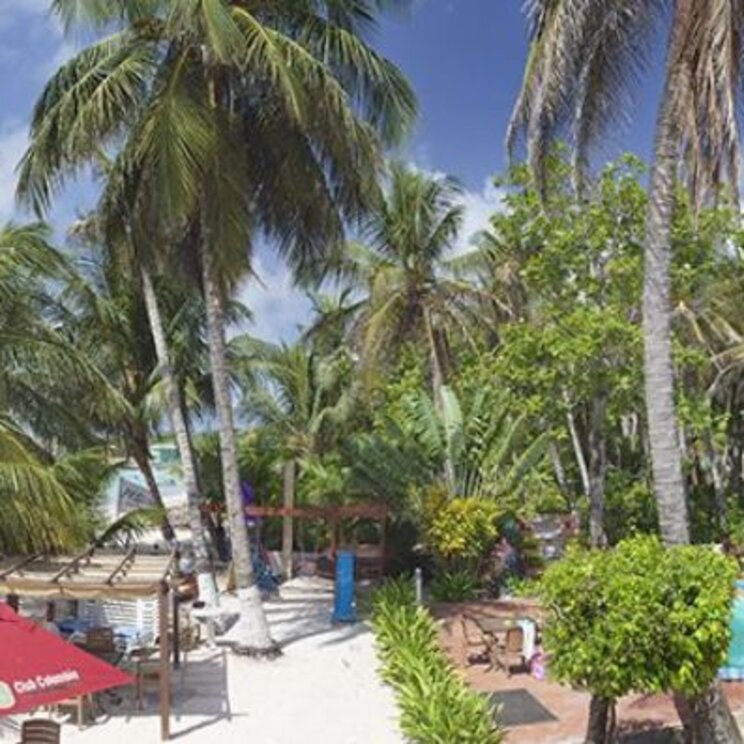 Ansicht über die karibische Hotelanlage Cocoplum Beach, San Andrés