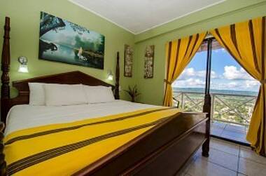 Standardzimmer im Cahal Pech Village Resort in Belize