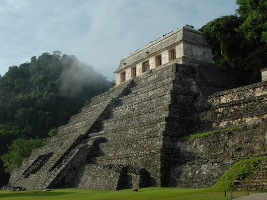 Archäologische Fundstätte Palenque im Tieflanddschungel des mexikanischen Bundesstaates Chiapas