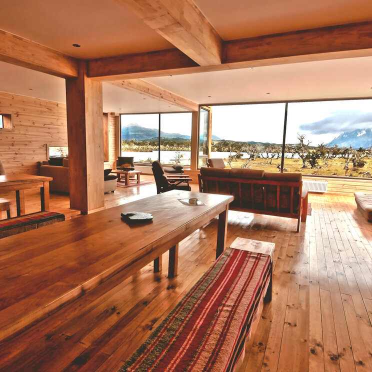 Lounge mit Panoramablick in der Pampa Lodge in Patagonien