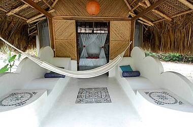 Entspannen in der Hängematte im Hotel Playa Koralia, Karibikküste von Buritaca