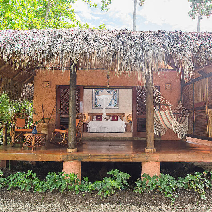 Außenansicht eines Bungalows im Natura Cabaña